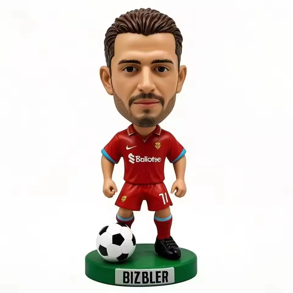 Best-selling resin football star figurines arranged as desk decoration and sports gift pieces