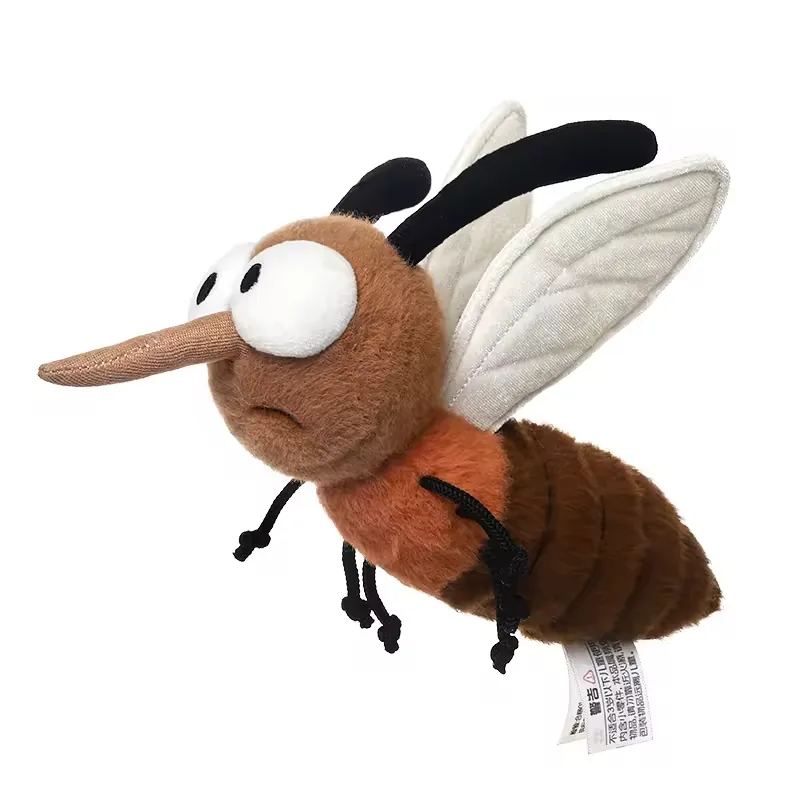 Vista angular izquierda del peluche mosquito personalizado con cara comica y abdomen segmentado suave