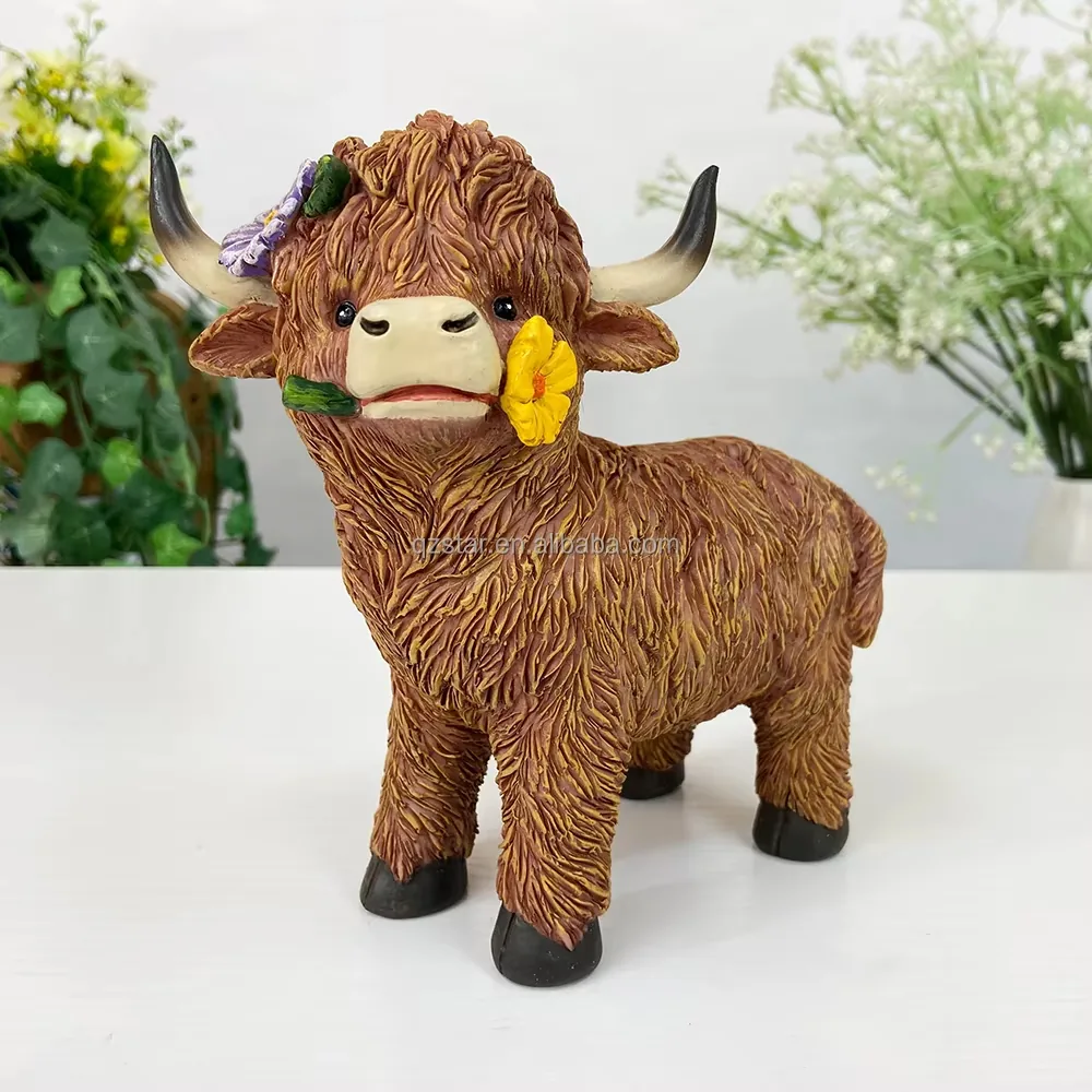 Figura de vaca Highland en resina de pie con detalle floral cerca del rostro para programas de regalo decorativo