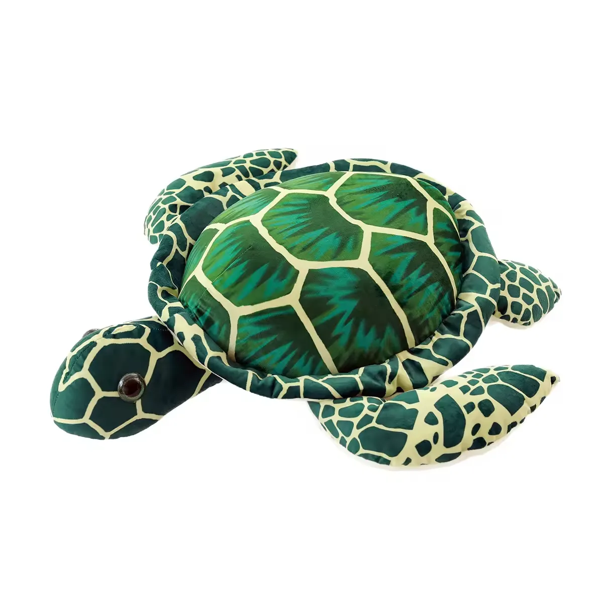 Almohada de peluche de tortuga marina realista verde con cuerpo plano de caparazon, aletas impresas y cabeza redondeada sobre fondo blanco